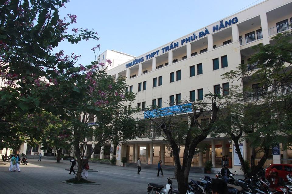 Đừng để giáo viên ngồi trên 